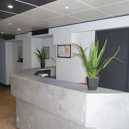 Hotell De Flore 3*