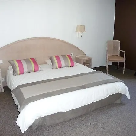 Hotell De Flore 3*